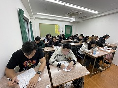 2025年1月期入学レベルチェックテストの様子