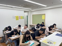 2025年7月期入学レベルチェックテストの様子