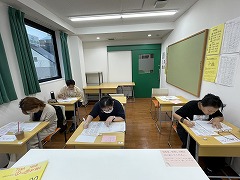 2025年10月期入学レベルチェックテストの様子