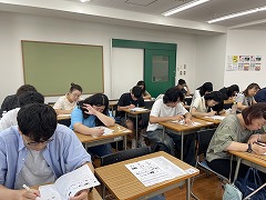 2026年4月期入学レベルチェックテストの様子