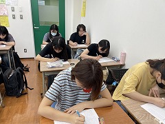 2026年10月期入学レベルチェックテストの様子